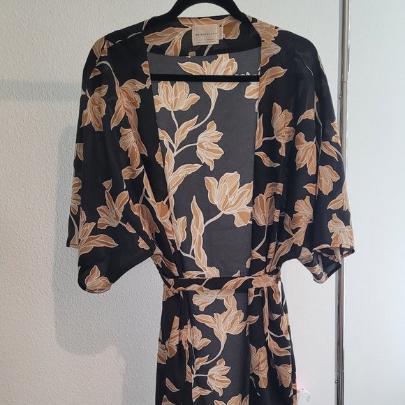Floral Robe/Kimono by Maison Du Soir - Picture 1 of 3